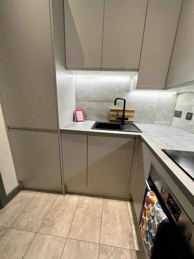 1 Bed Apt In West End Глазго Экстерьер фото